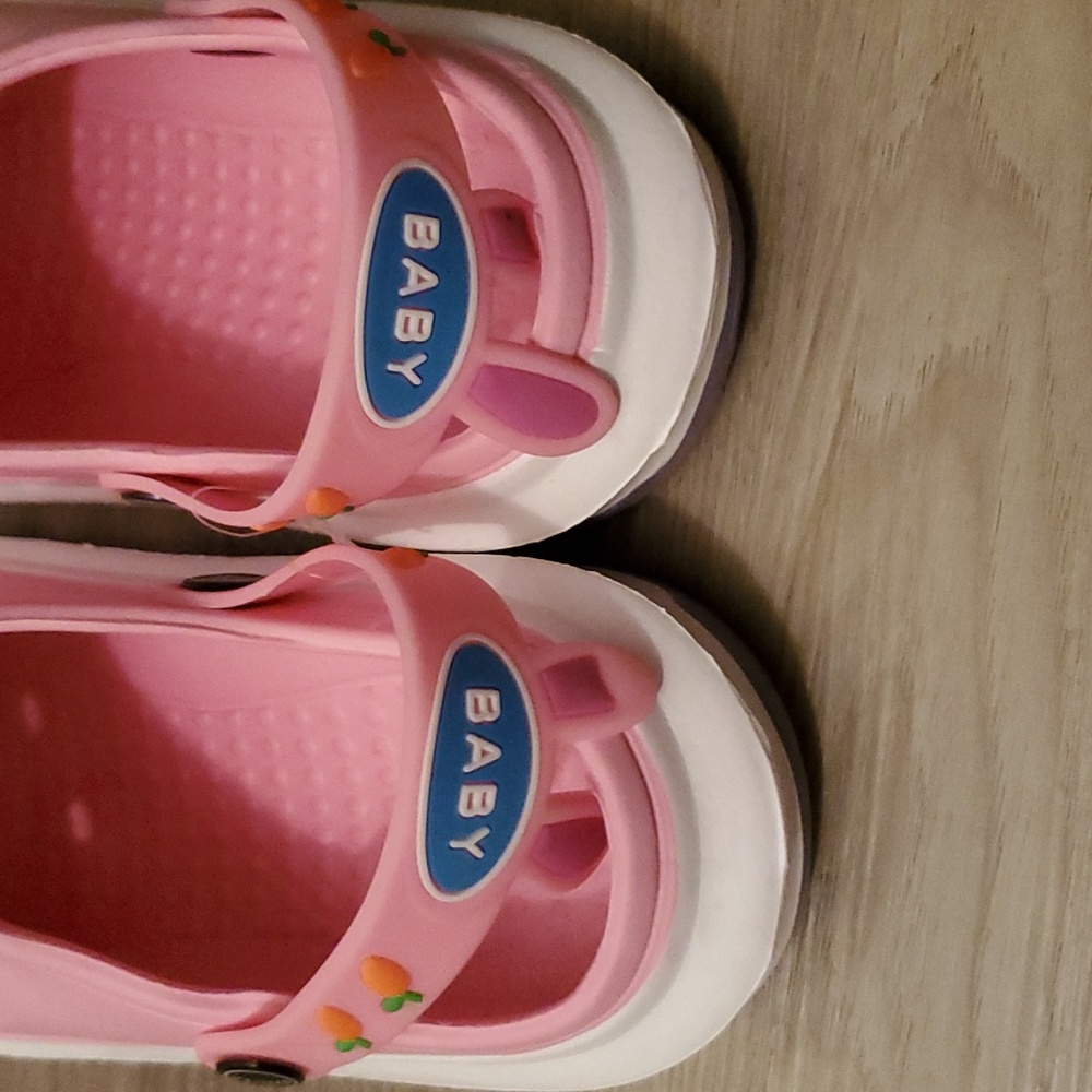 Like crocs but Shuta brand - Picture 3 of 3